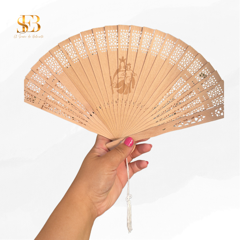 Abanico de madera personalizado para bodas y comuniones, vista 5 - El Sueño de Belmonte