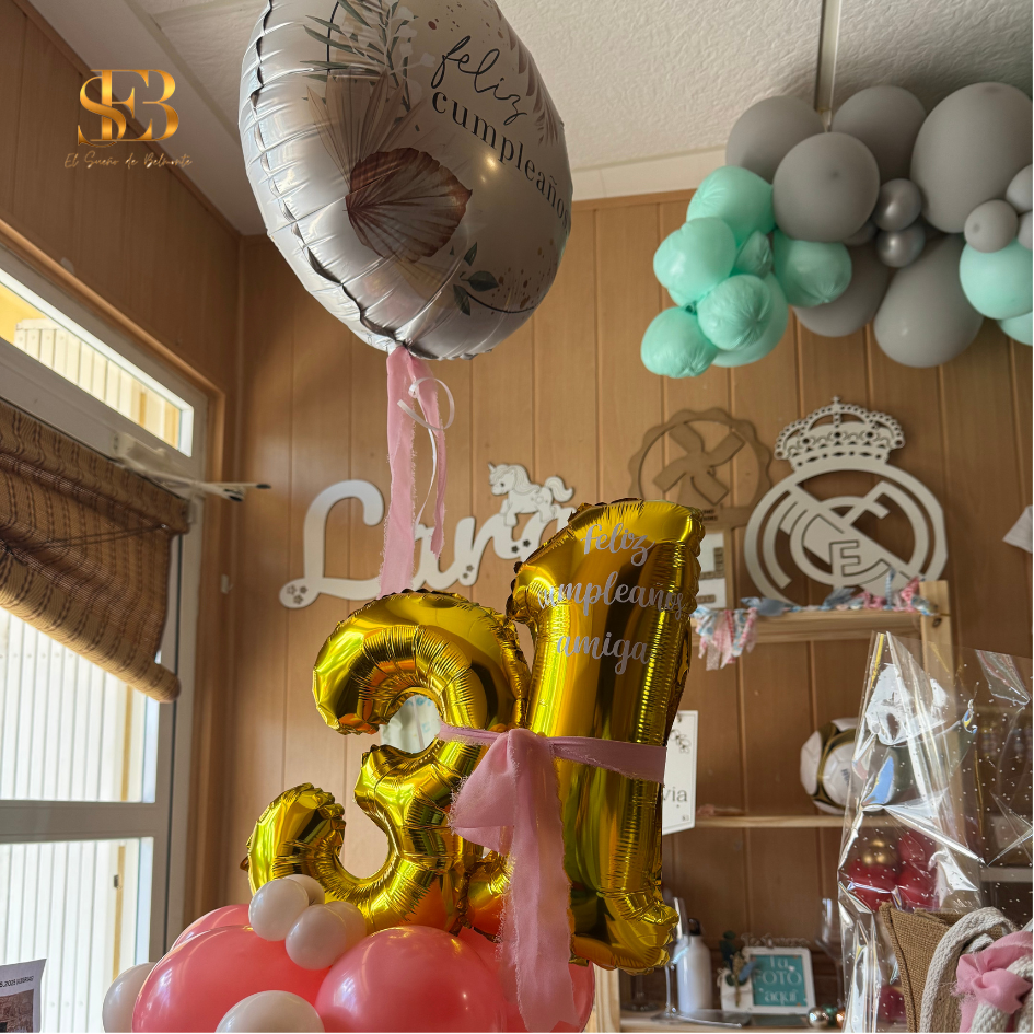 Mini bouquet de globos con número de cumpleaños personalizado – El Sueño de Belmonte
