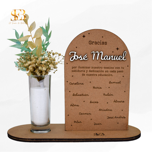 Placa Kukka personalizada en madera con flores preservadas - regalo para amigos y familiares - El Sueño de Belmonte