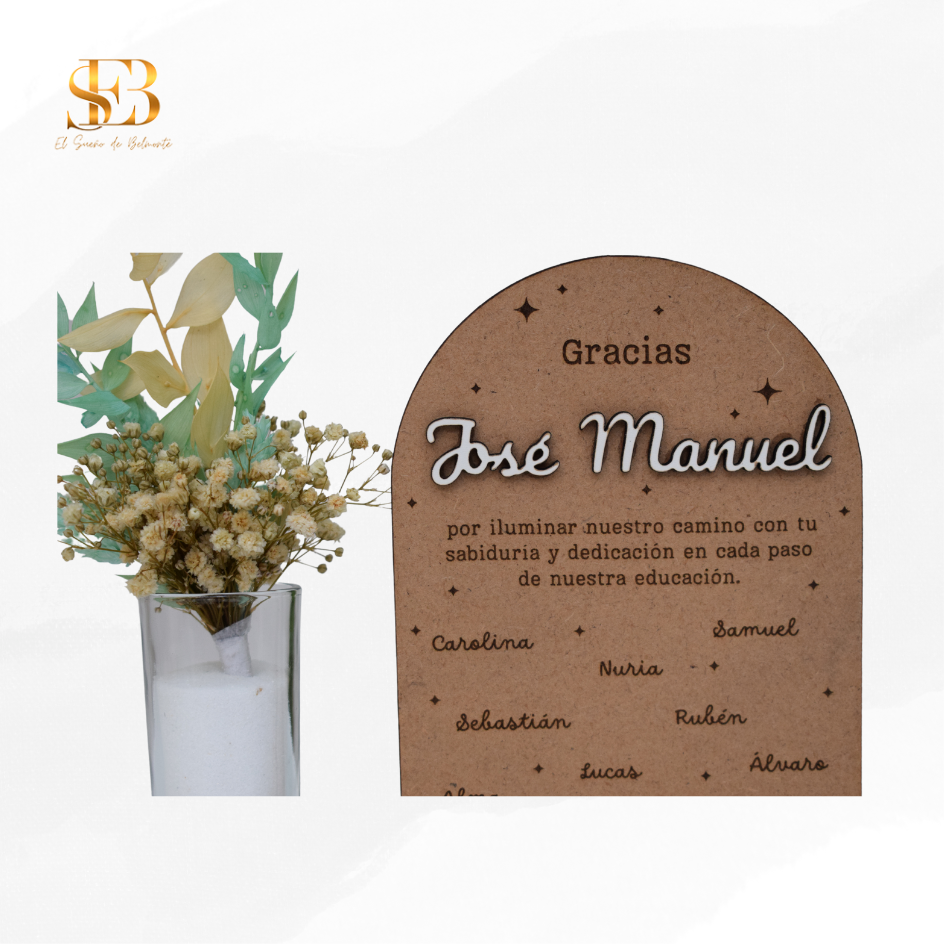 Placa Kukka personalizada en madera con flores preservadas - regalo para amigos y familiares - El Sueño de Belmonte