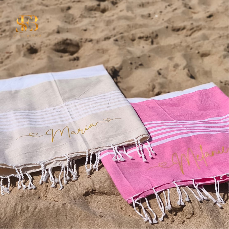 Detalle de la toalla pareo personalizada con vinilo textil - El Sueño de Belmonte