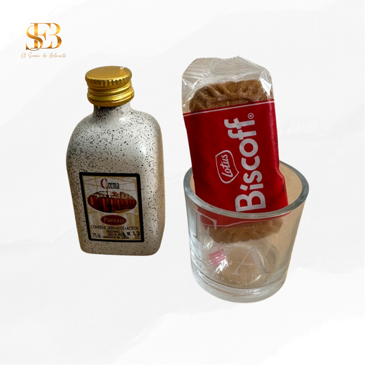 Vaso de chupito personalizado con crema de orujo para bodas, vista 1 - El Sueño de Belmonte