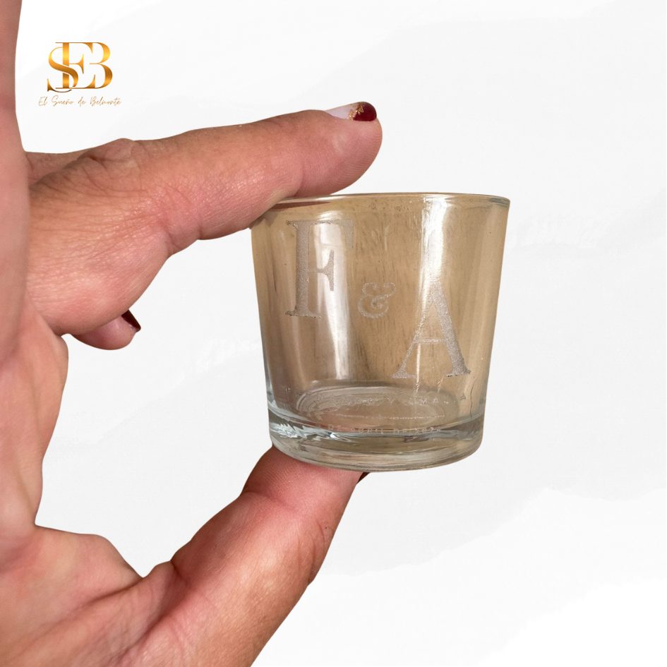 Vaso de chupito personalizado con crema de orujo para bodas, vista 2 - El Sueño de Belmonte
