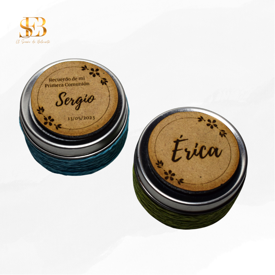 Vela aromática personalizada con chapa de madera grabada, regalo para bodas y bautizos - El Sueño de Belmonte