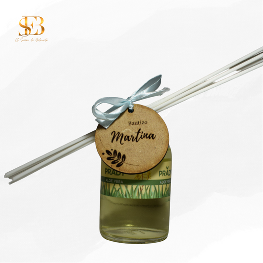 Ambientador de cristal personalizado con chapa de madera grabada, regalo para bodas y eventos - El Sueño de Belmonte