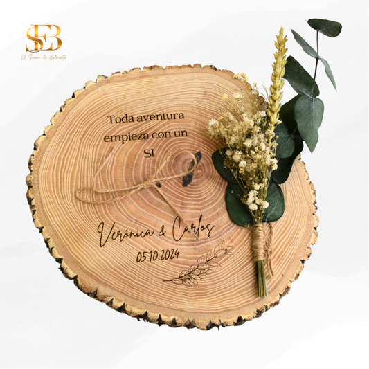 Porta alianzas personalizado en rodaja de madera para bodas - El Sueño de Belmonte