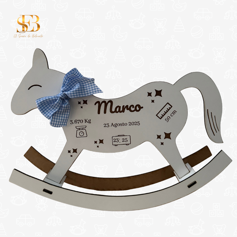 Caballo balancín de madera personalizado con nombre para bebé – El Sueño de Belmonte