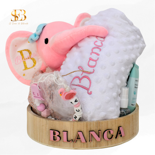Pack Ternura personalizado con elefante, manta y necesser para recién nacido - El Sueño de Belmonte