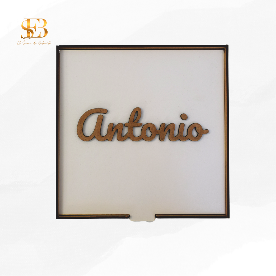 Caja de madera personalizada con nombre grabado - El Sueño de Belmonte