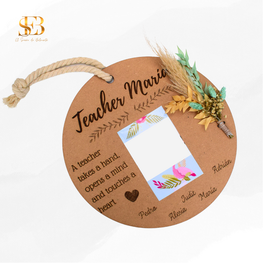 Portafotos personalizado en madera con flores preservadas - El Sueño de Belmonte