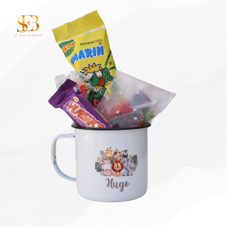 Taza retro personalizada rellena de chuches para regalo - El Sueño de Belmonte