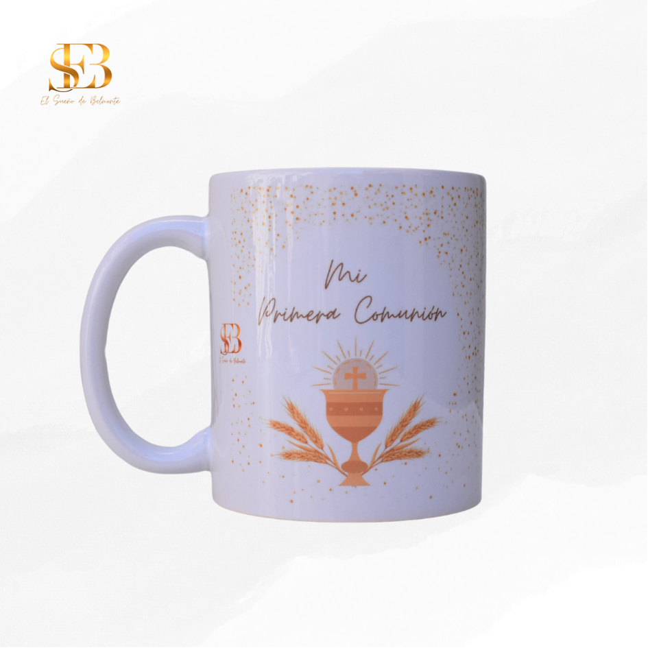 Detalle del muñeco personalizado grabado en la Taza para Comunión - El Sueño de Belmonte