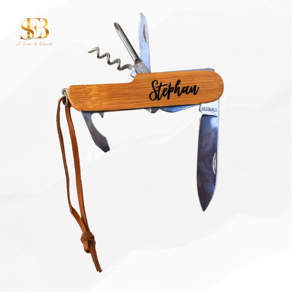 Navaja multiusos de bambú personalizada, regalo práctico - El Sueño de Belmonte