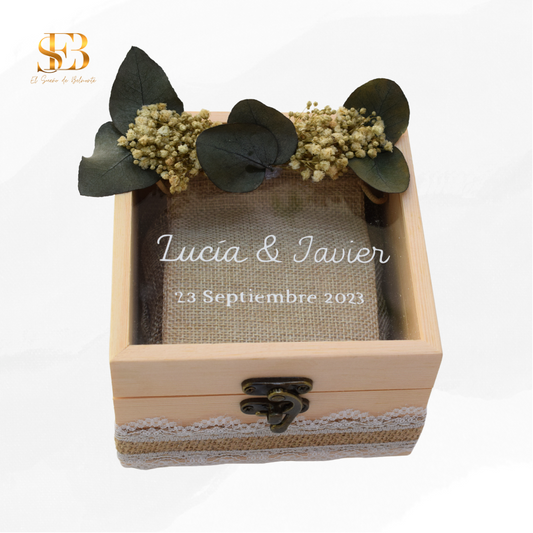 Porta arras personalizado con flores preservadas para bodas - El Sueño de Belmonte