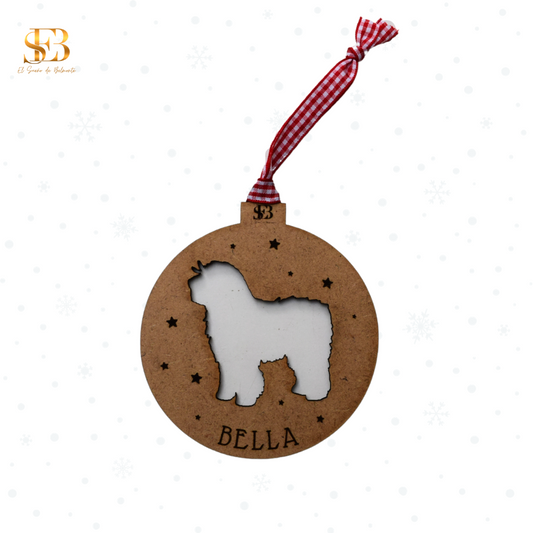 Nuestra bola de navidad pet es una bola de madera con la silueta de nuestra mascota y personalizada con su nombre